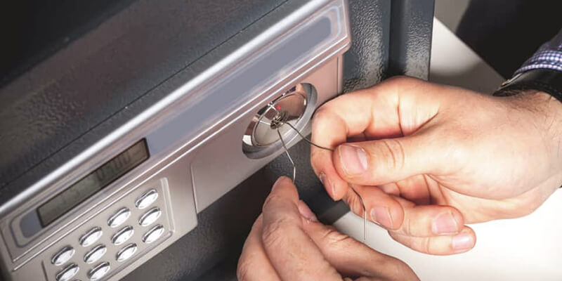 cracking a safe - Eddie and Sons Locksmith